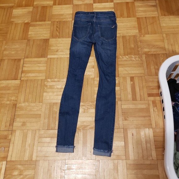 Hollister Jeans High Rise - Picture 2 of 3